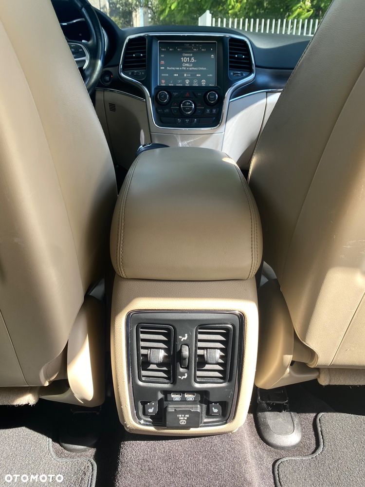 Jeep Grand Cherokee - 17