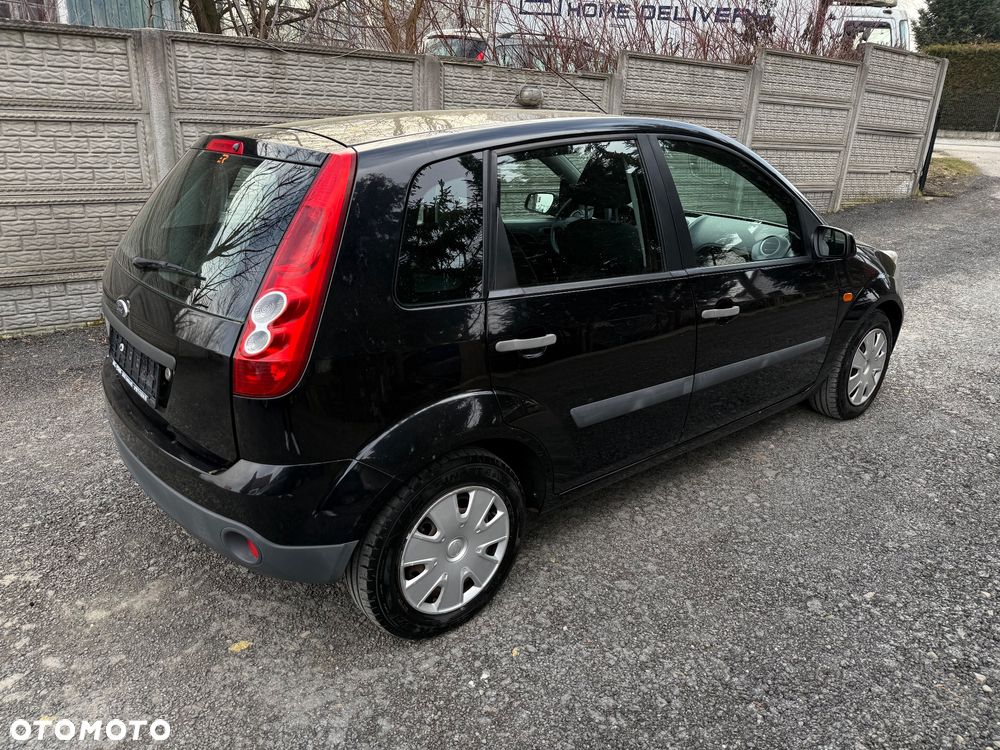 Ford Fiesta 1.3 Trend - 12