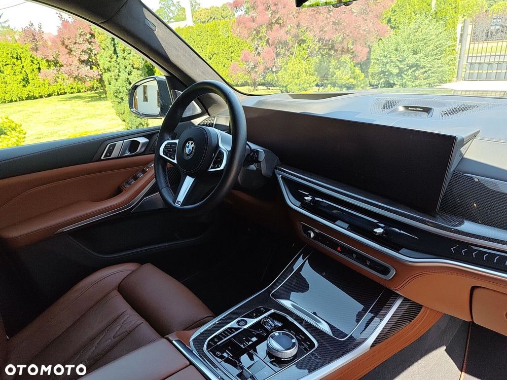 BMW X7 - 24