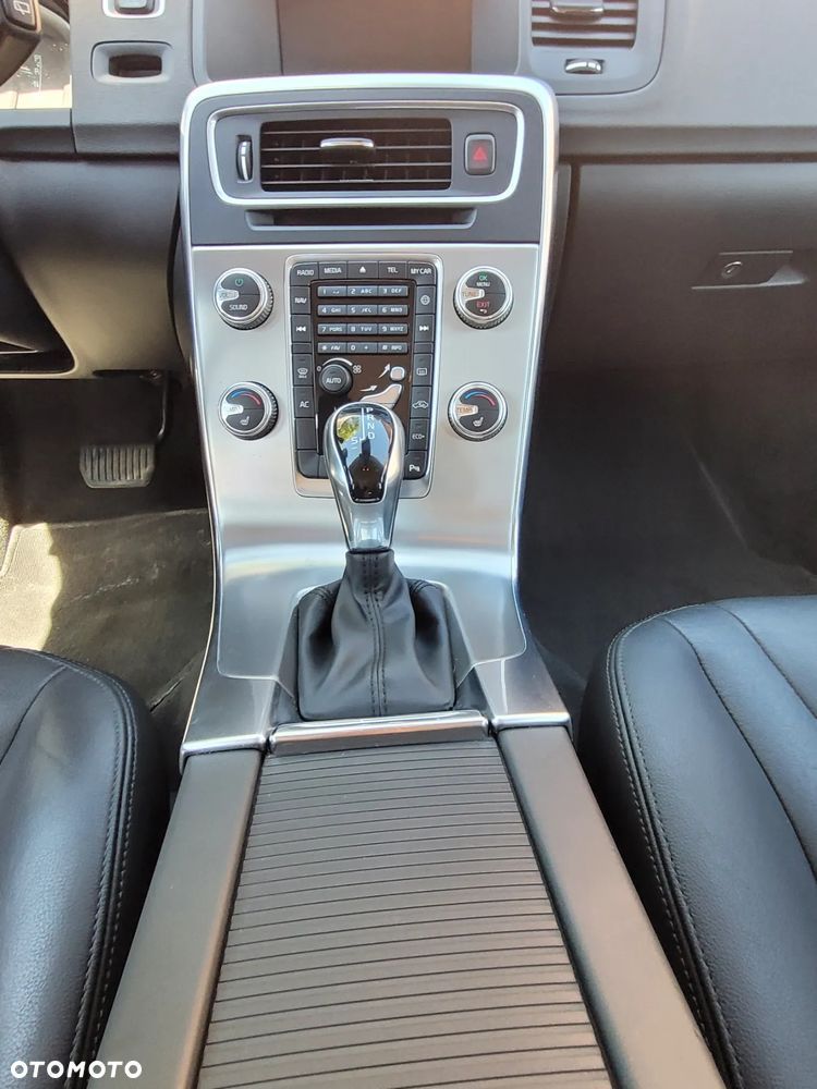 Volvo V60 D4 Momentum - 10