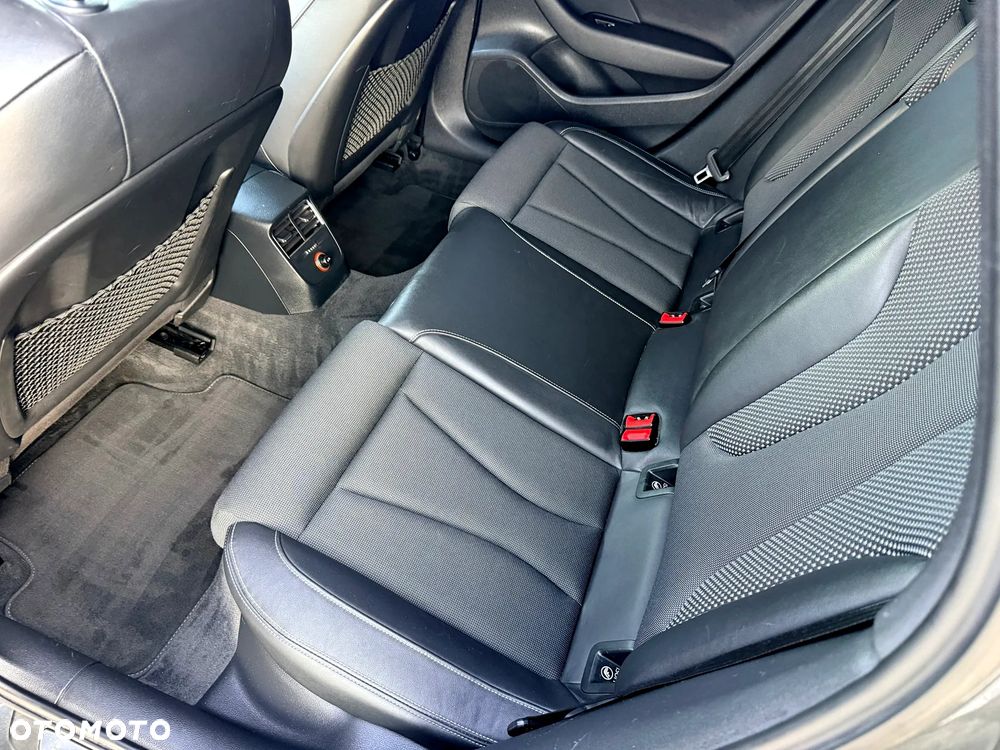 Audi A3 Sportback 2.0 TDI S line Sportpaket - 14