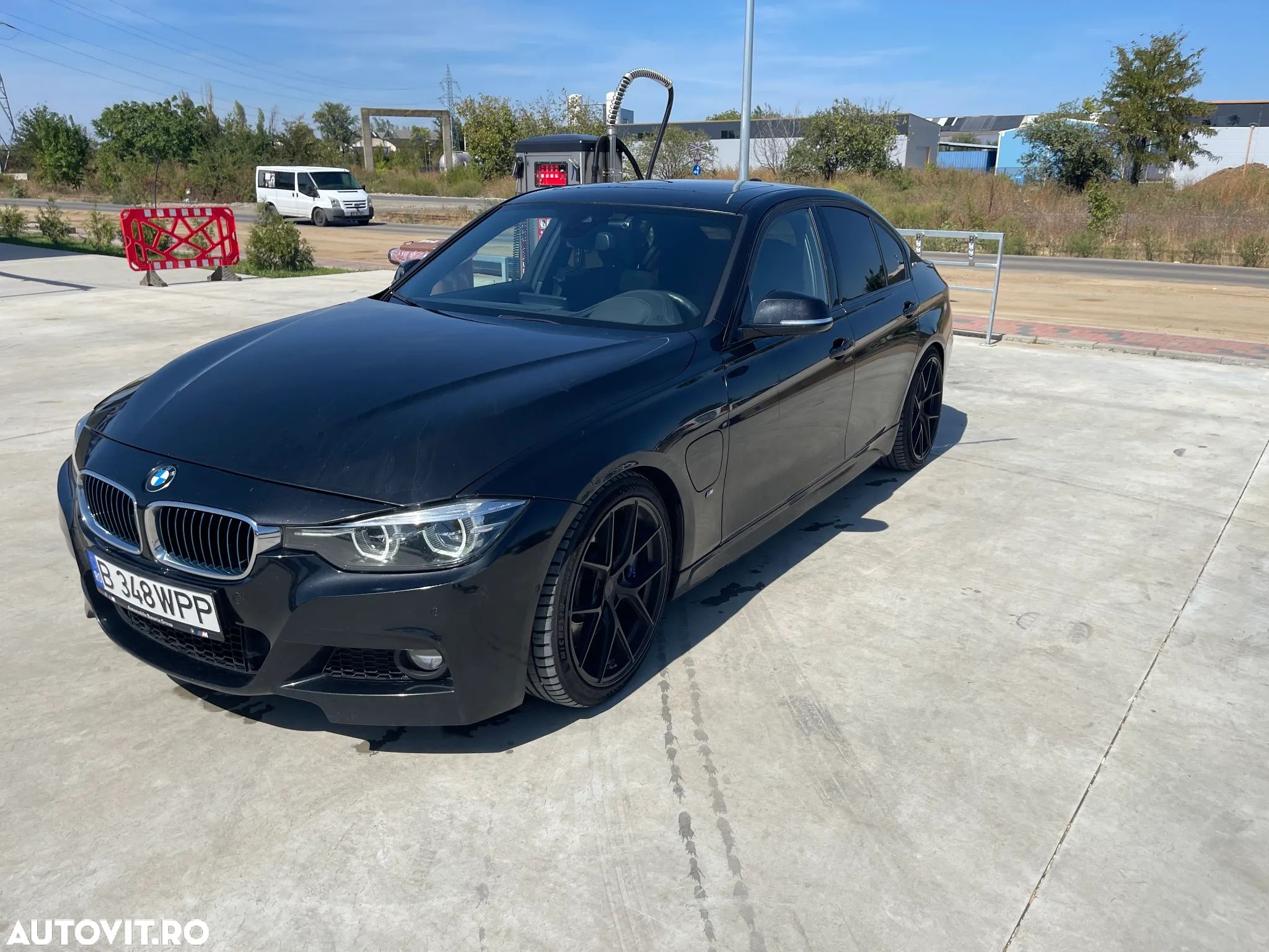 BMW Seria 3 330e iPerformance M Sport - 1