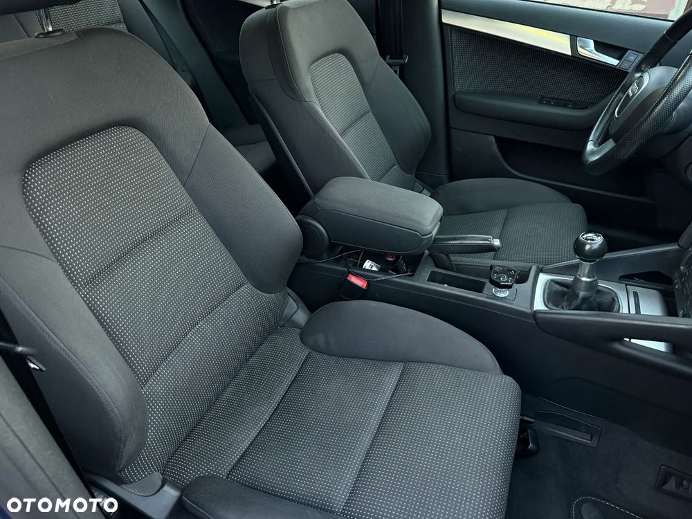 Audi A3 Sportback 1.6 FSI Ambition - 19
