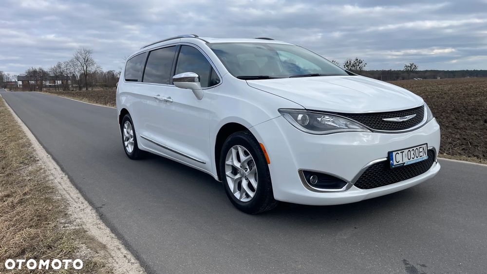 Chrysler Pacifica - 7