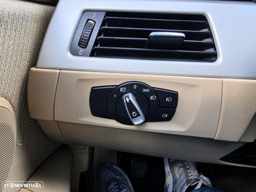 BMW 320 d xDrive - 16