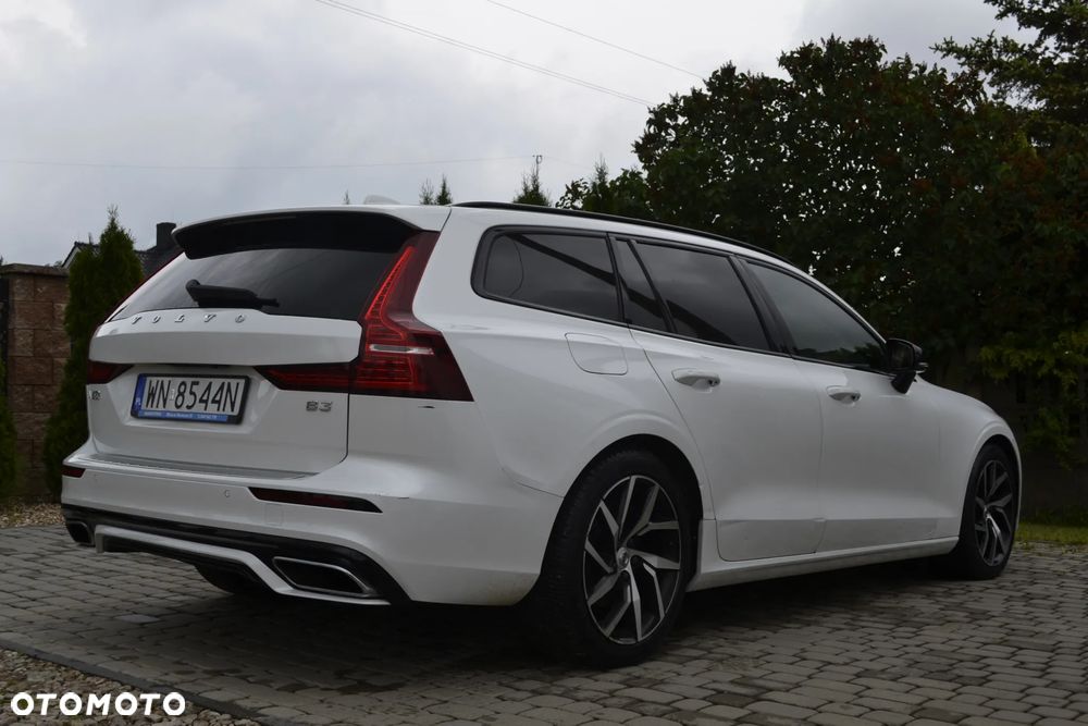 Volvo V60 B3 B R-Design - 16