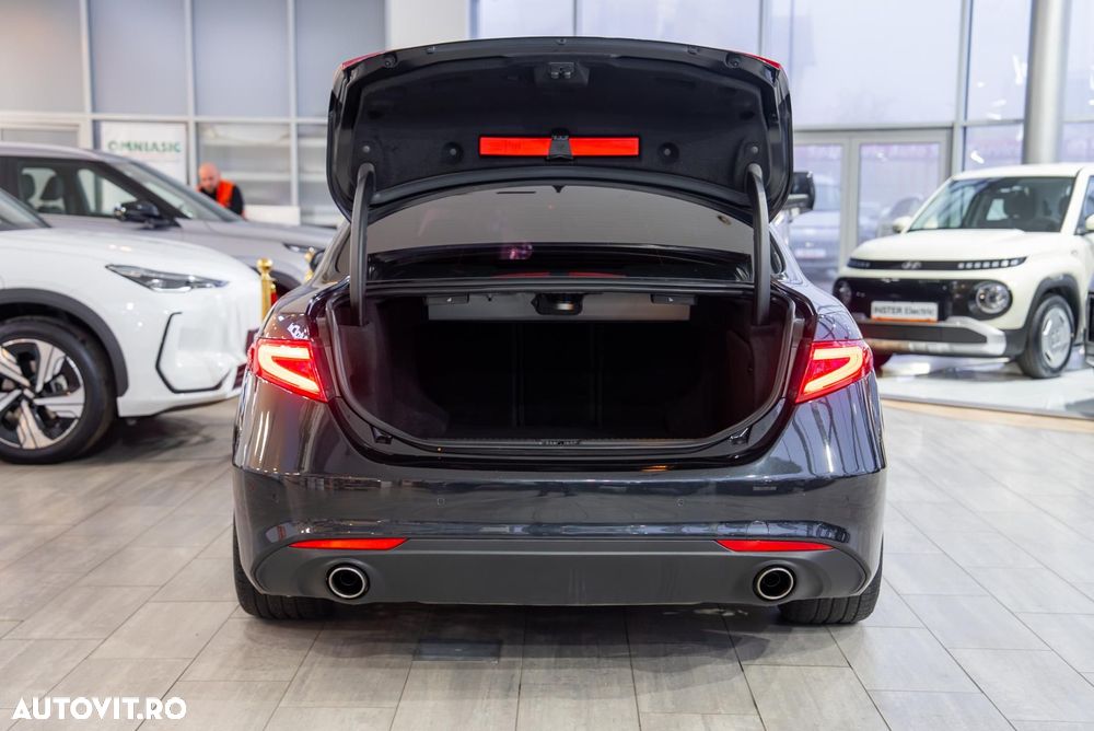 Alfa Romeo Giulia 2.2 Diesel AT8 Super - 13