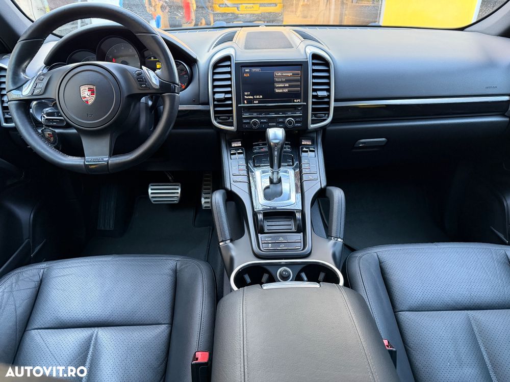 Porsche Cayenne V6 3.0L Aut. - 13