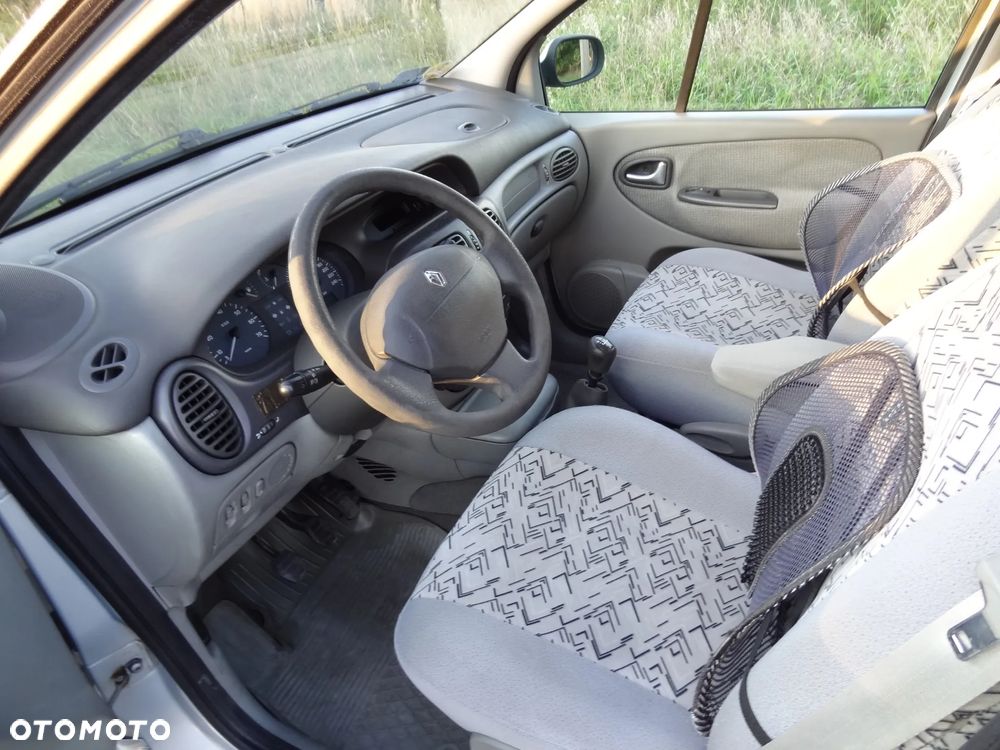 Renault Scenic 1.9 dCi EXpression - 15