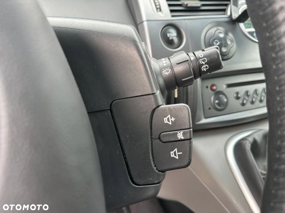 Renault Scenic - 16