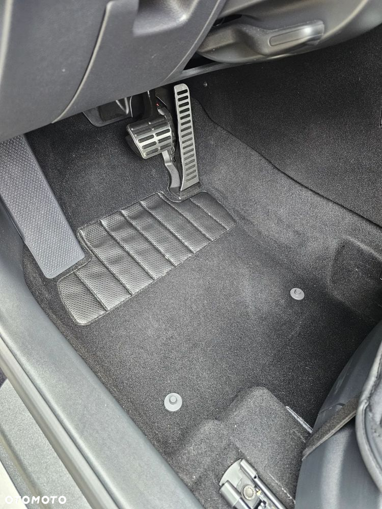 Skoda Octavia 2.0 TDI DPF RS DSG - 34