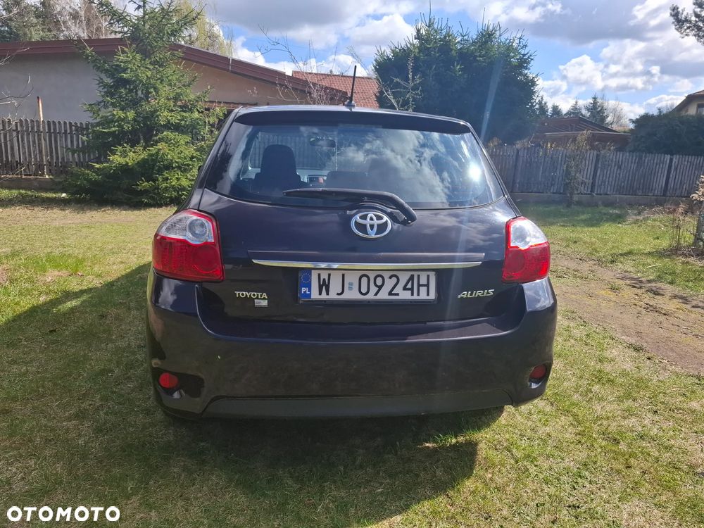 Toyota Auris 1.33 VVT-i Terra - 4