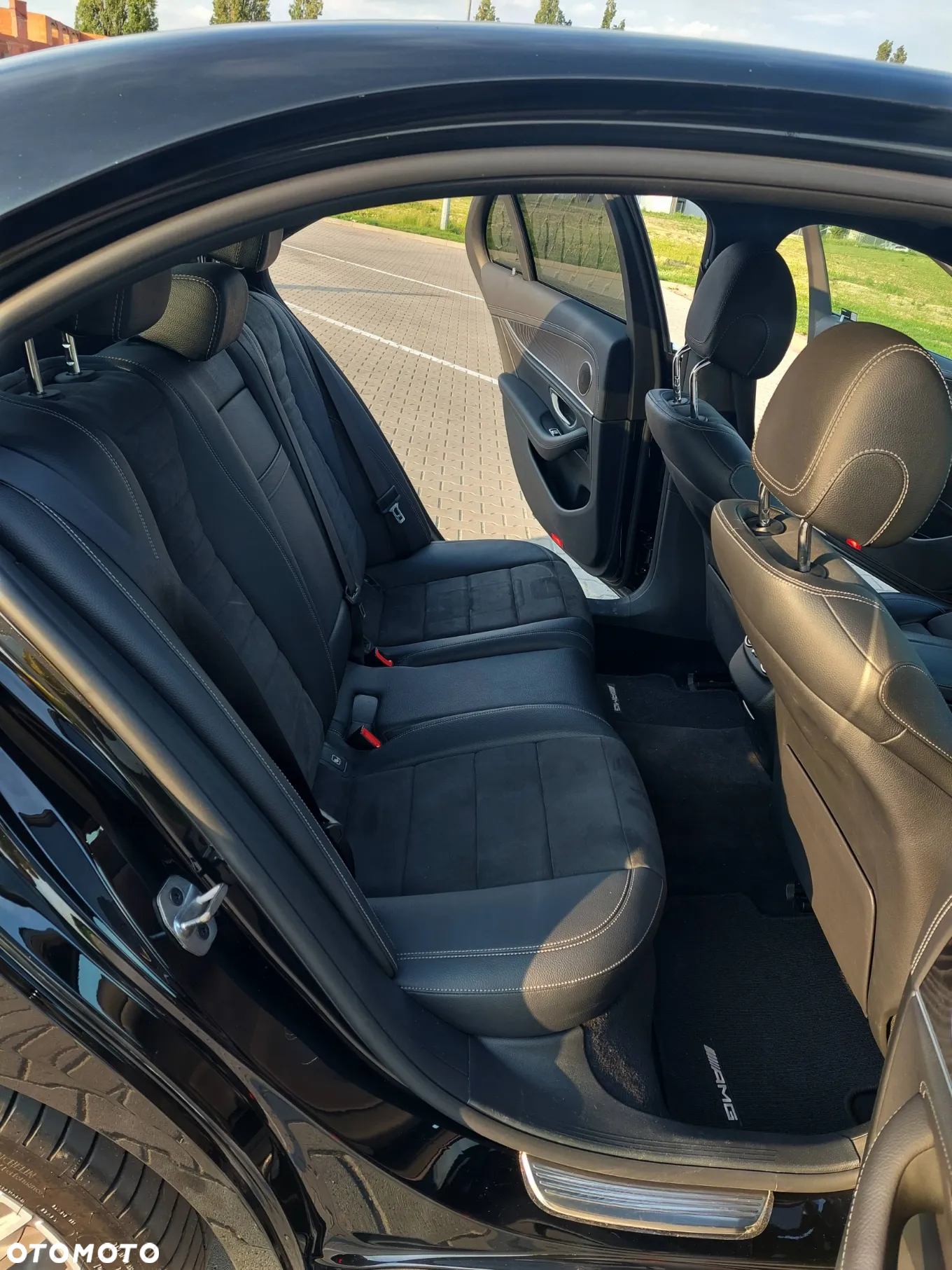 Mercedes-Benz Klasa E 220 d 4-Matic 9G-TRONIC - 36