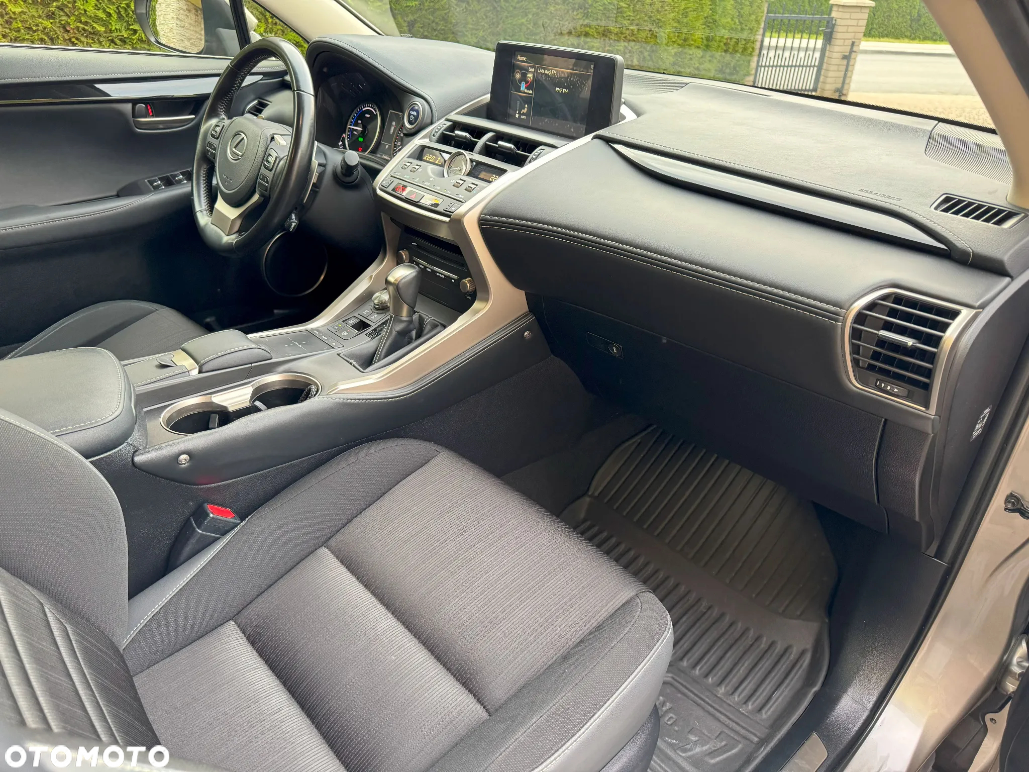 Lexus NX - 16
