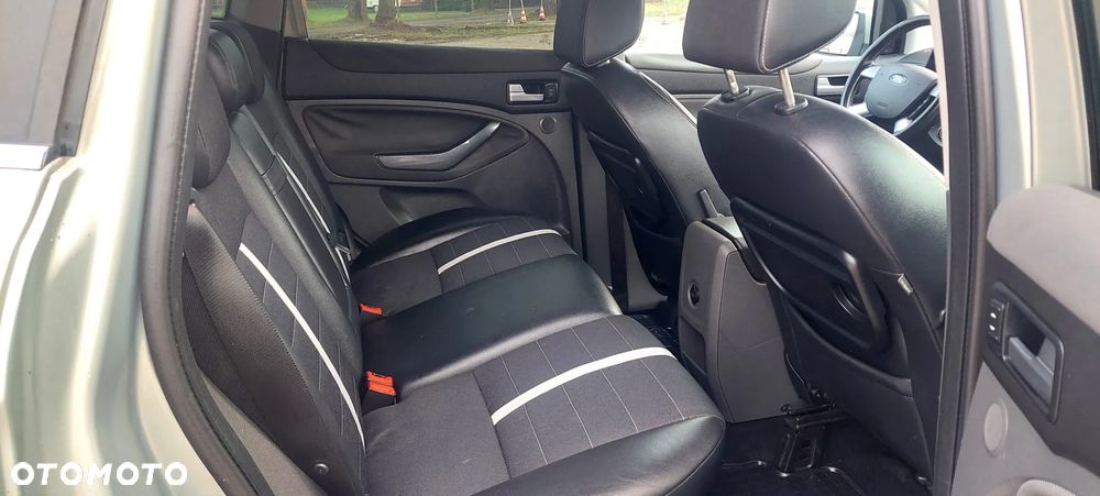 Ford Kuga 2.0 TDCi 4x4 Trend - 28