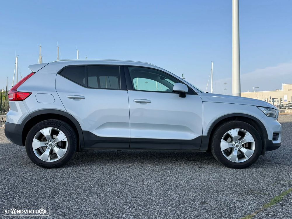 Volvo XC 40 1.5 T3 Momentum Geartronic - 11