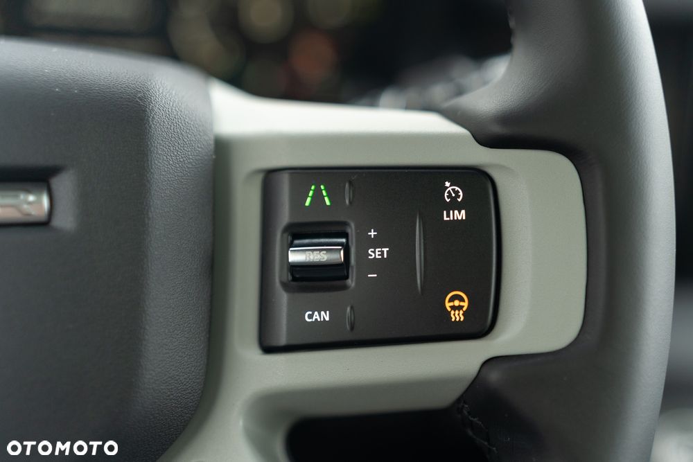 Land Rover Defender - 17