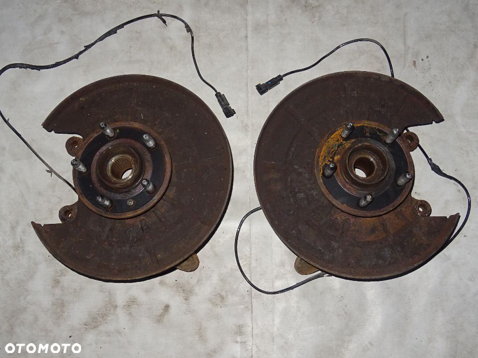 ZWROTNICA PIASTA PRAWA LEWA TYŁ TYLNA ABS OPEL INSIGNIA XWD 4x4 KOMBI - 1