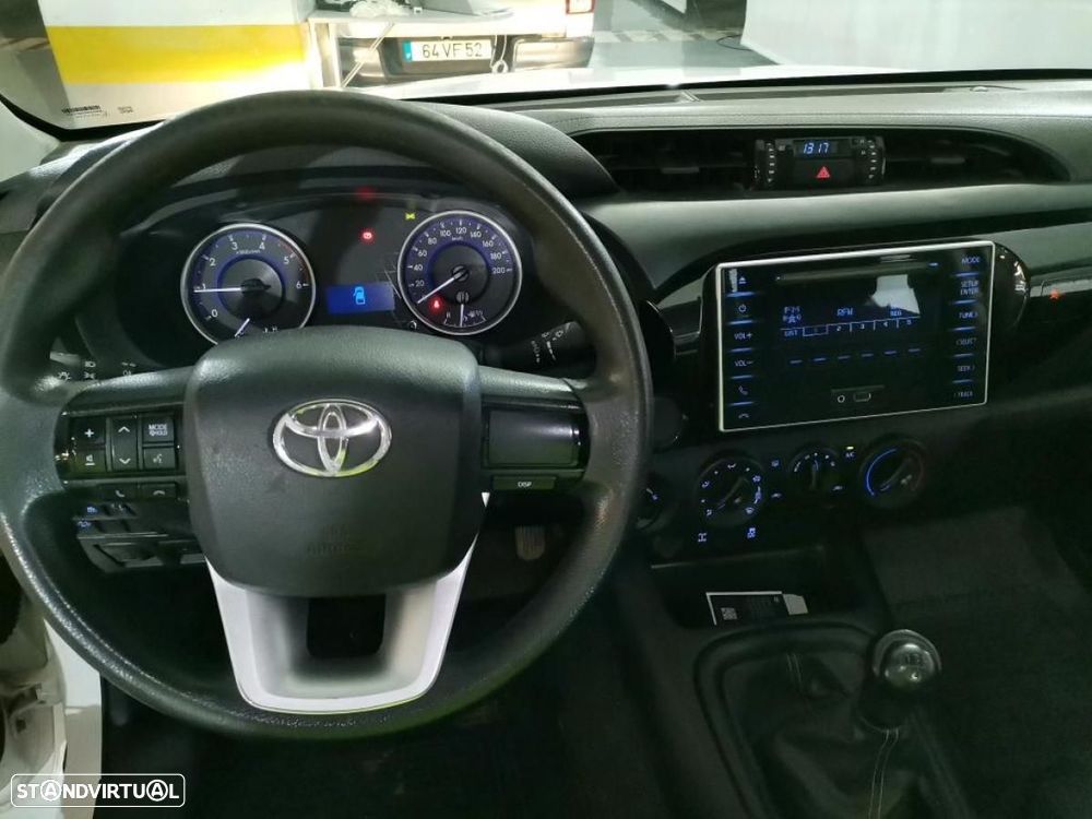 Toyota Hilux 2.4 D-4D 4WD CE c/iva - 3