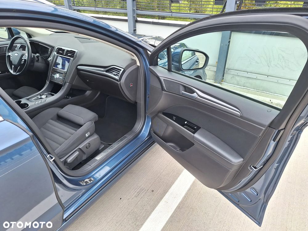 Ford Mondeo 2.0 EcoBlue Titanium - 24