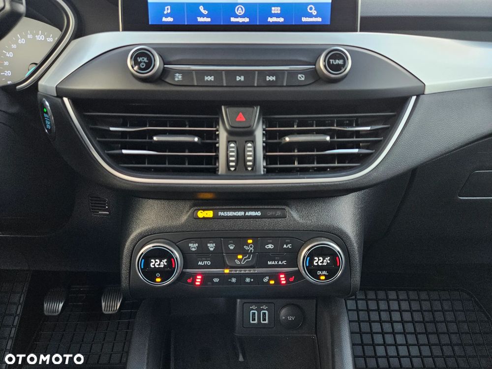 Ford Focus 2.0 EcoBlue Titanium X - 26
