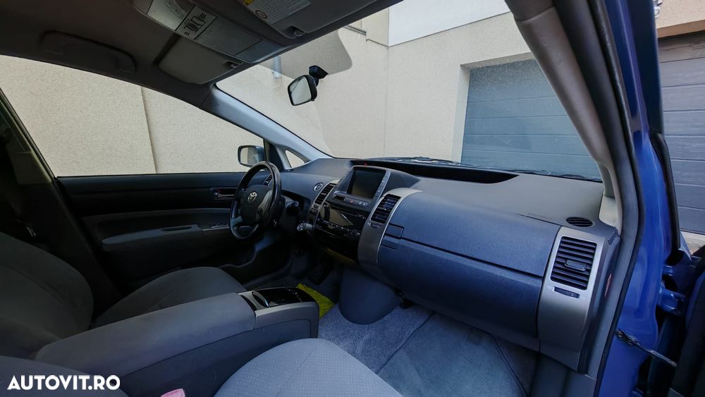 Toyota Prius (Hybrid) - 20