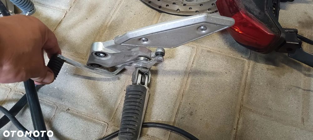 YAMAHA FZ1 LAMPA TYŁ OGON OWIEWKA STELAŻ TARCZA OSŁONA SET - 6