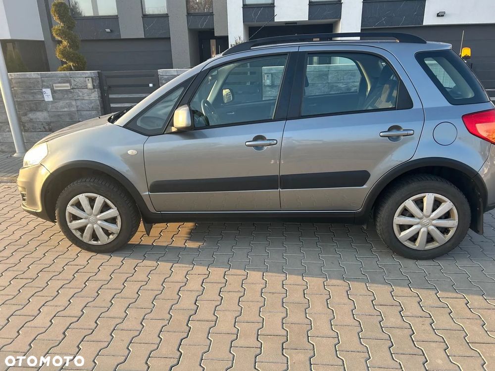 Suzuki SX4 1.6 Premium - 4