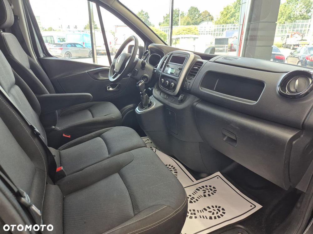 Renault Trafic 2.0 DCi 120  / L2H1 LONG / JEDYNY TAKI Z MONAKO / SERWISOWANY / ODŚWIEŻONY / ORYG. NISKI PRZEBIEG / RARYTAS / LAMPY LEDOWER  / DŁUGA PAKA / 3 MIEJSCA / UNIKATOWY STYL / EURO 6 - 25