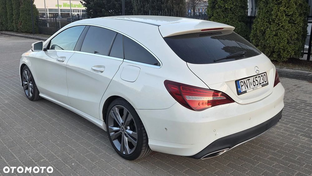 Mercedes-Benz CLA 200 7G-DCT Urban - 5