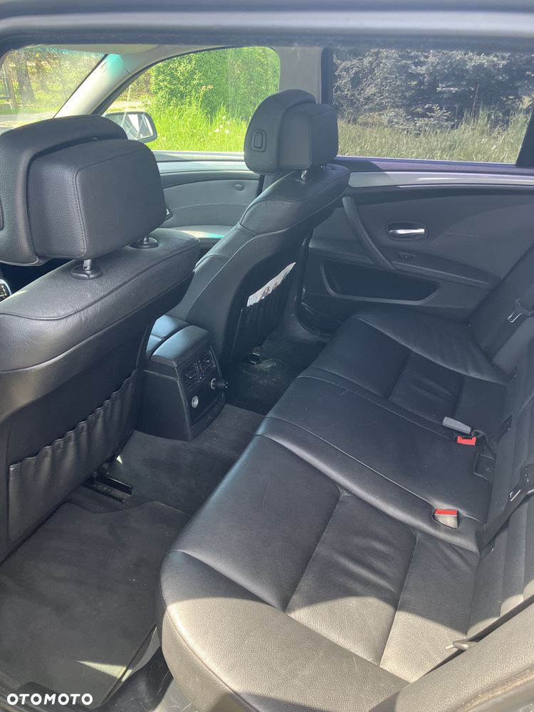 BMW Seria 5 525d - 11