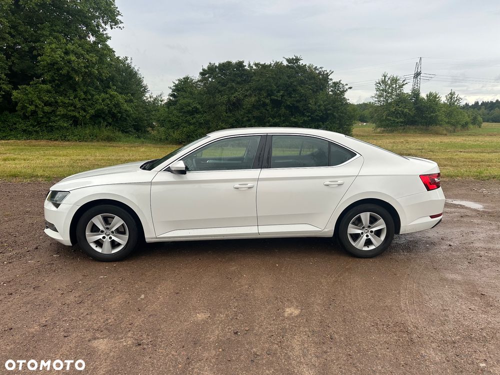 Skoda Superb 2.0 TDI 4x4 Premium Edition - 8