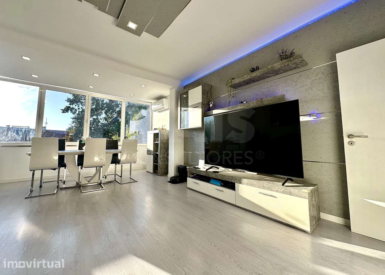 T2 Totalmente Renovado com varanda, arrecadação e ACs em Trajouce, ... - Grande imagem: 2/34