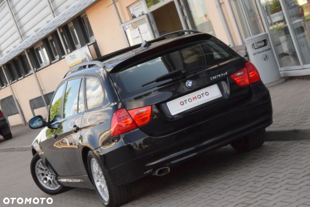 BMW Seria 3 320d xDrive DPF - 16