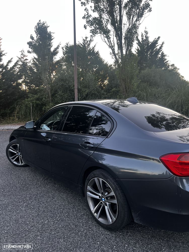 BMW 318 d Line Sport — fotografia 18