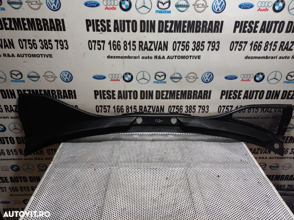 Grila Stergatoare Audi Q7 4L 2006-2007-2008-2009-2010-2011-2012-2013-2014-2015 - Dezmembrari Arad - 1