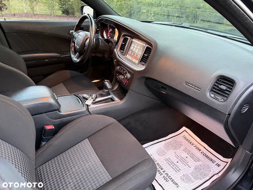 Dodge Charger 3.6 GT - 12