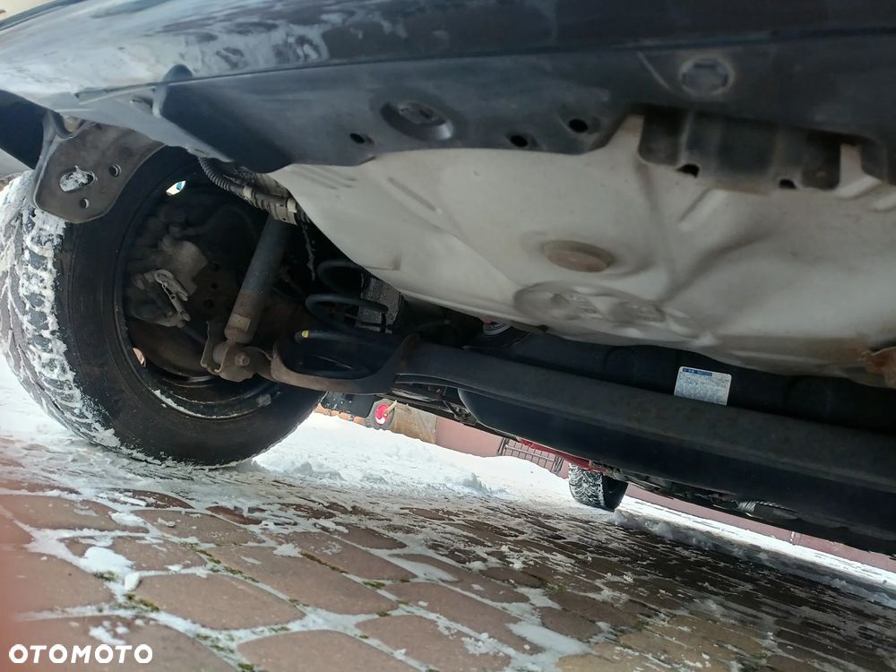 Toyota Yaris Hybrid 100 Life - 34