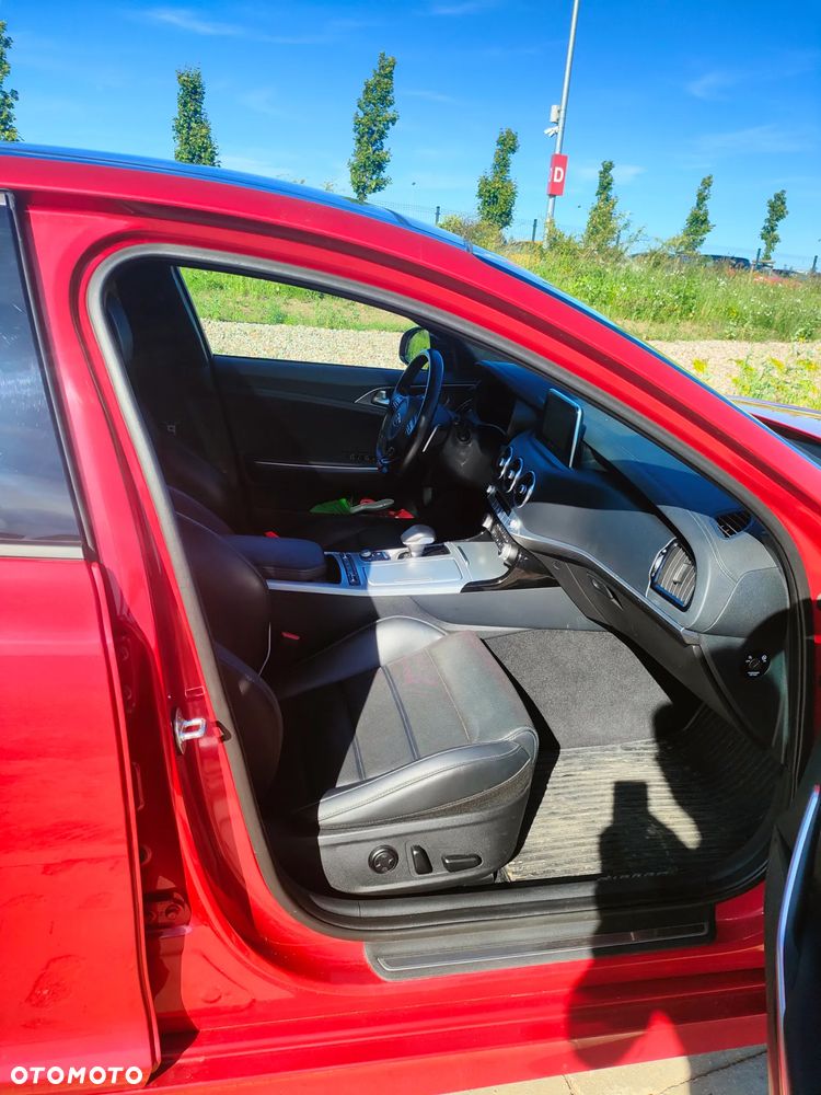 Kia Stinger - 21