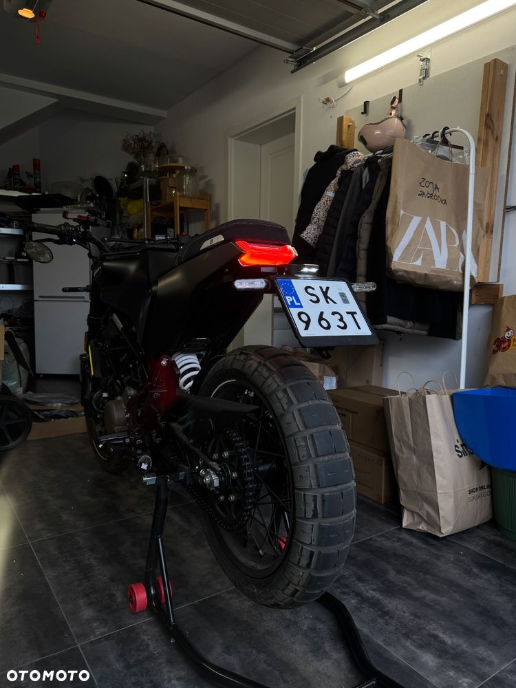 Husqvarna Svartpilen - 4