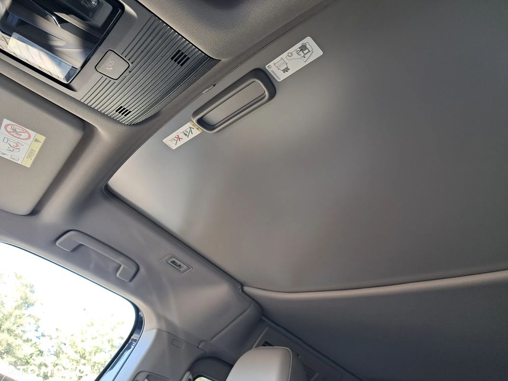 Volkswagen Multivan - 35