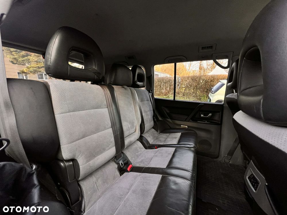 Mitsubishi Pajero 3.2 DI-D Automatik Dakar - 9