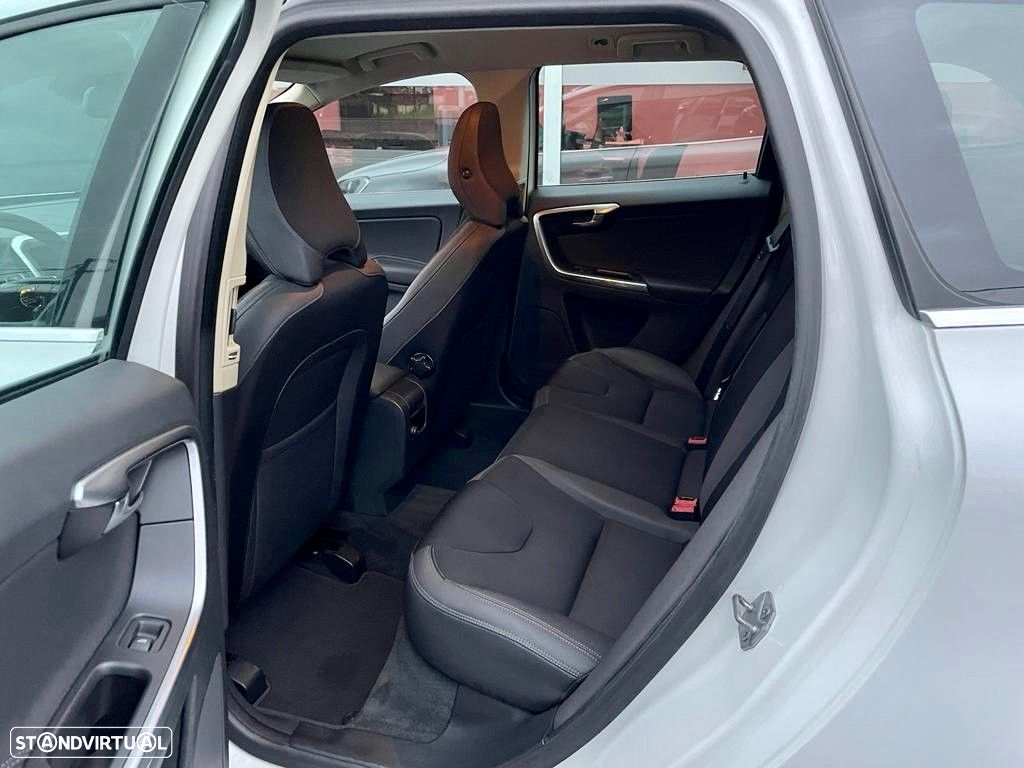 Volvo XC 60 D4 Momentum - 10