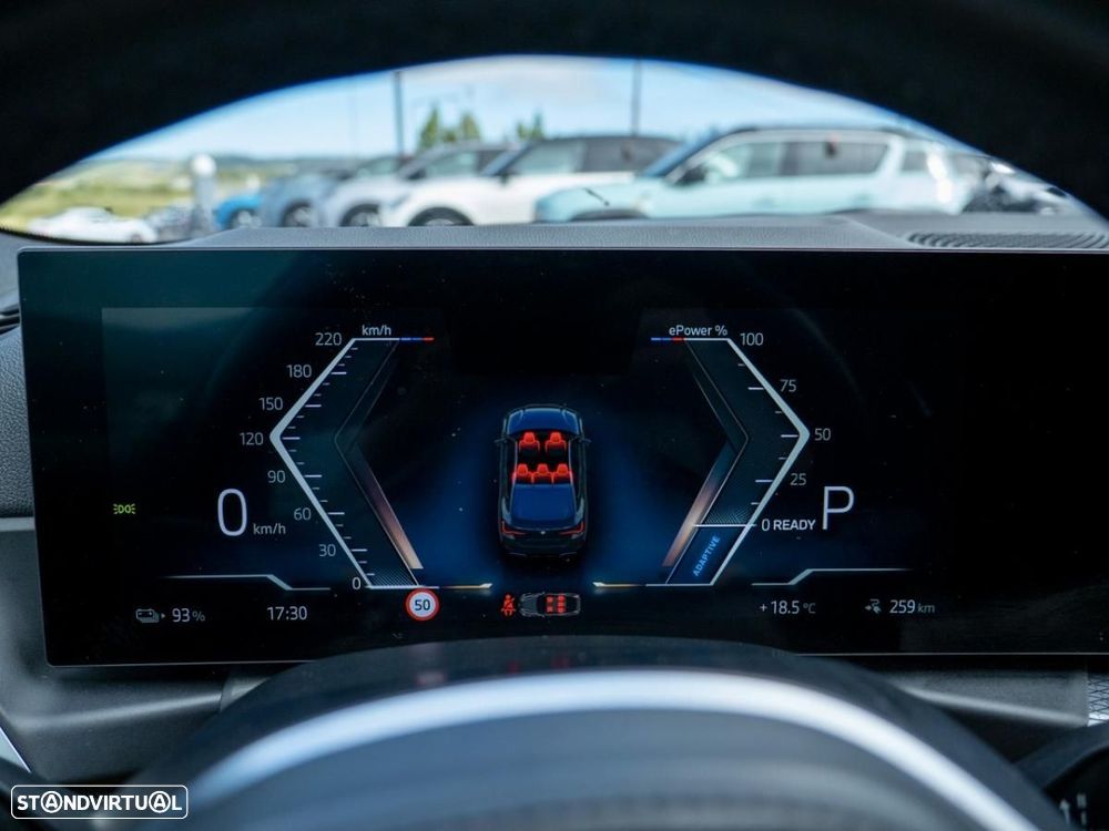BMW i4 eDrive35 Desportiva M - 33