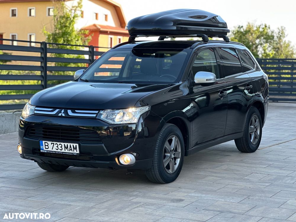 Mitsubishi Outlander - 2