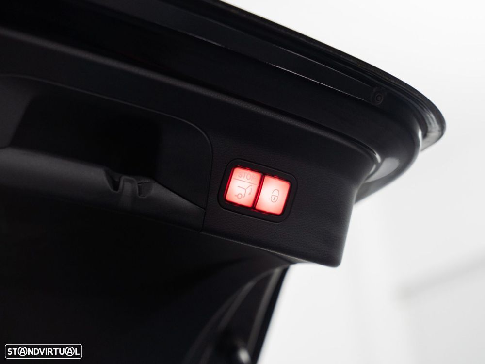 Mercedes-Benz GLC 300 e Coupé 4Matic - 12