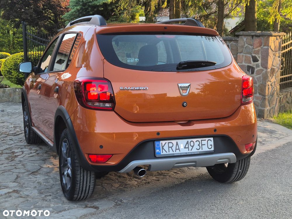 Dacia Sandero TCe 90 Celebration - 17