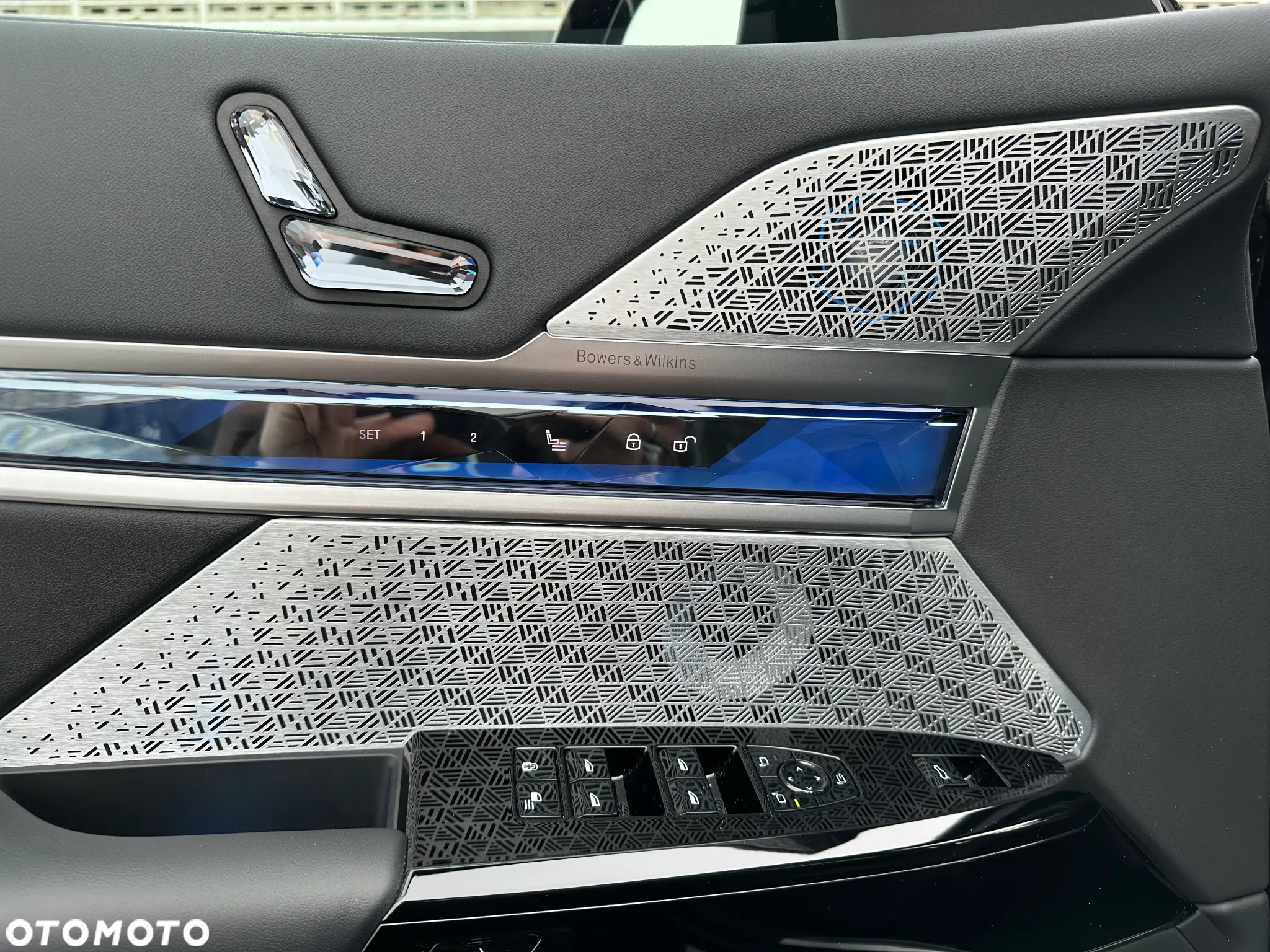 BMW i7 M70 xDrive - 12