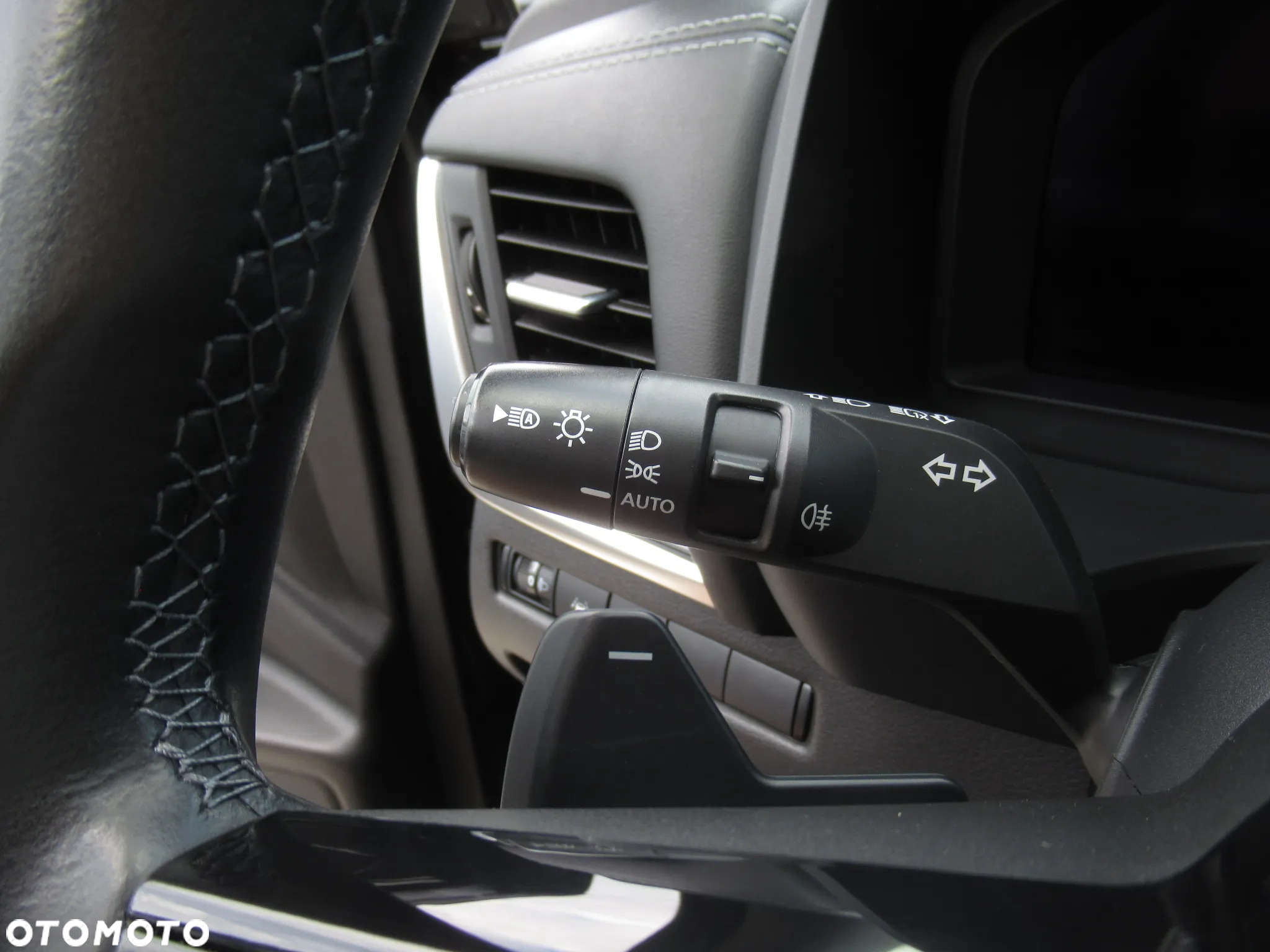 Nissan Qashqai 1.3 DIG-T N-Connecta DCT - 13
