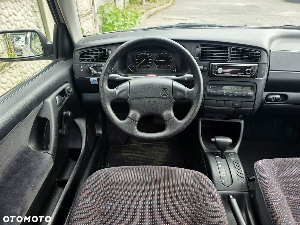 Volkswagen Golf 2.0 GL - 14